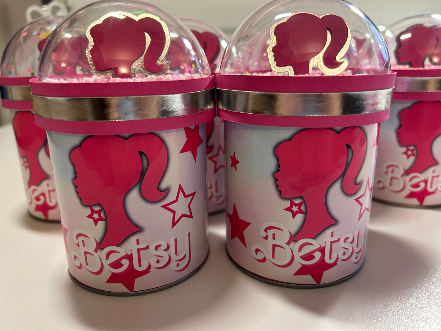 Custom Pringle Shakers