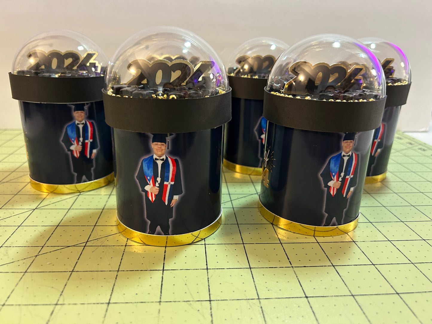 Custom Pringle Shakers